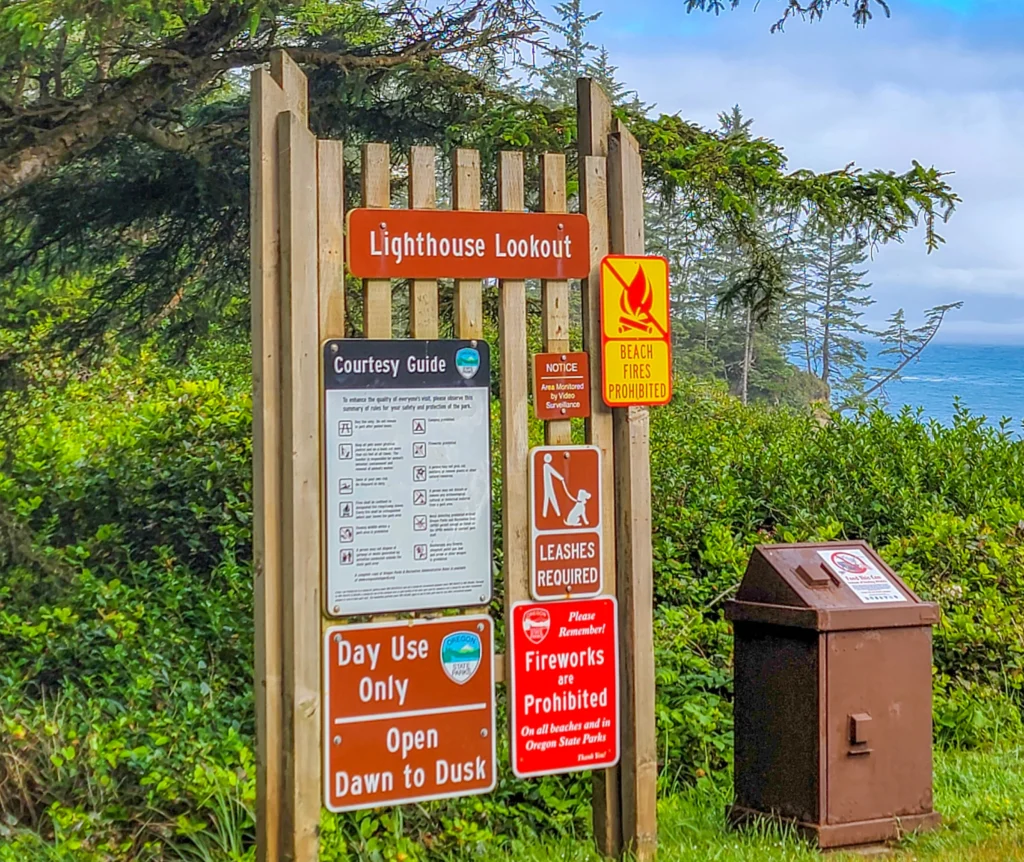 Oregon State Parks sign marking the Lighthouse Lookout trail