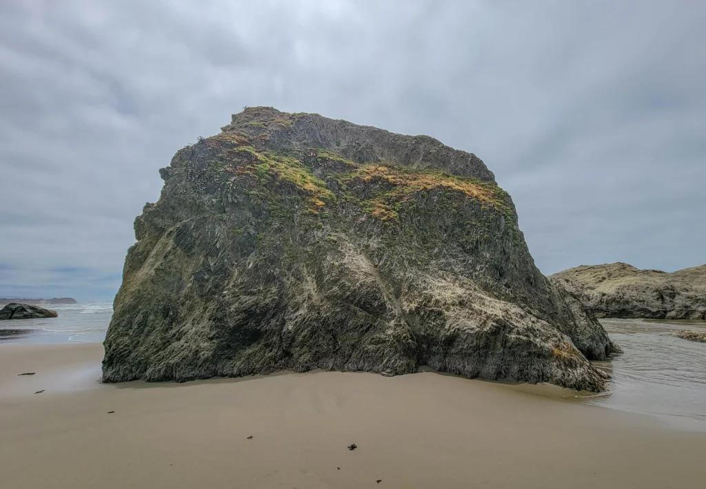 Sea stacks close in along the shoreline at Bandon Beach
